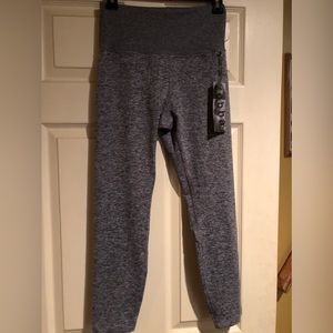 Zobha capri yoga pants
